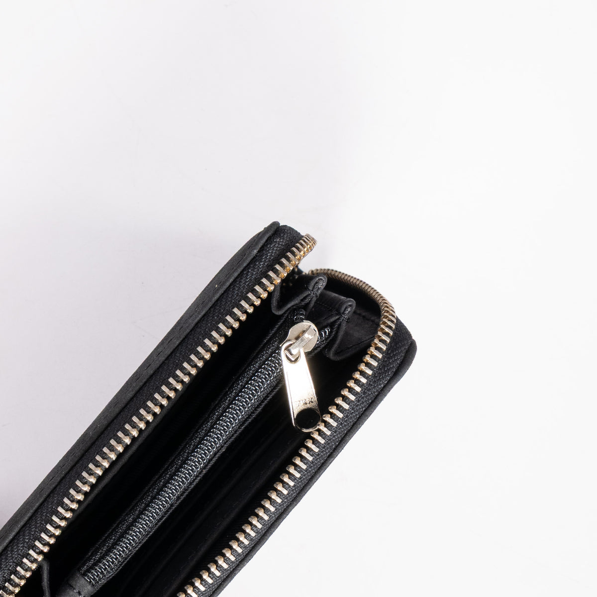 Medium Zip Leather Wallet